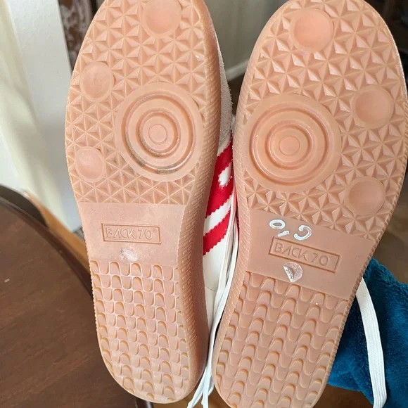 Back 70 Women's Red and White Sneakers - Picture 3 of 5